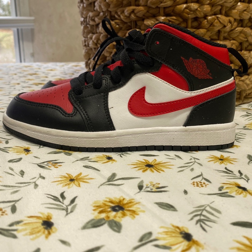 Nike air Jordan  1 mid(gs)